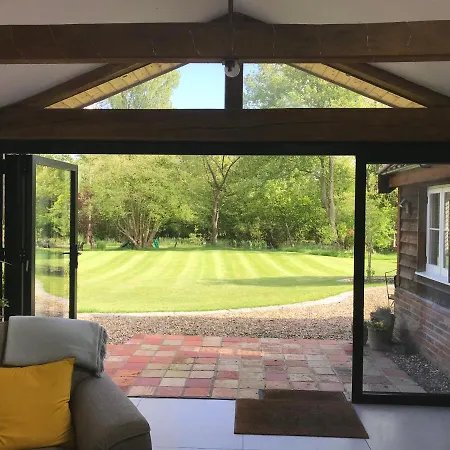 Garden View Apartment Saxlingham Thorpe Exterior photo